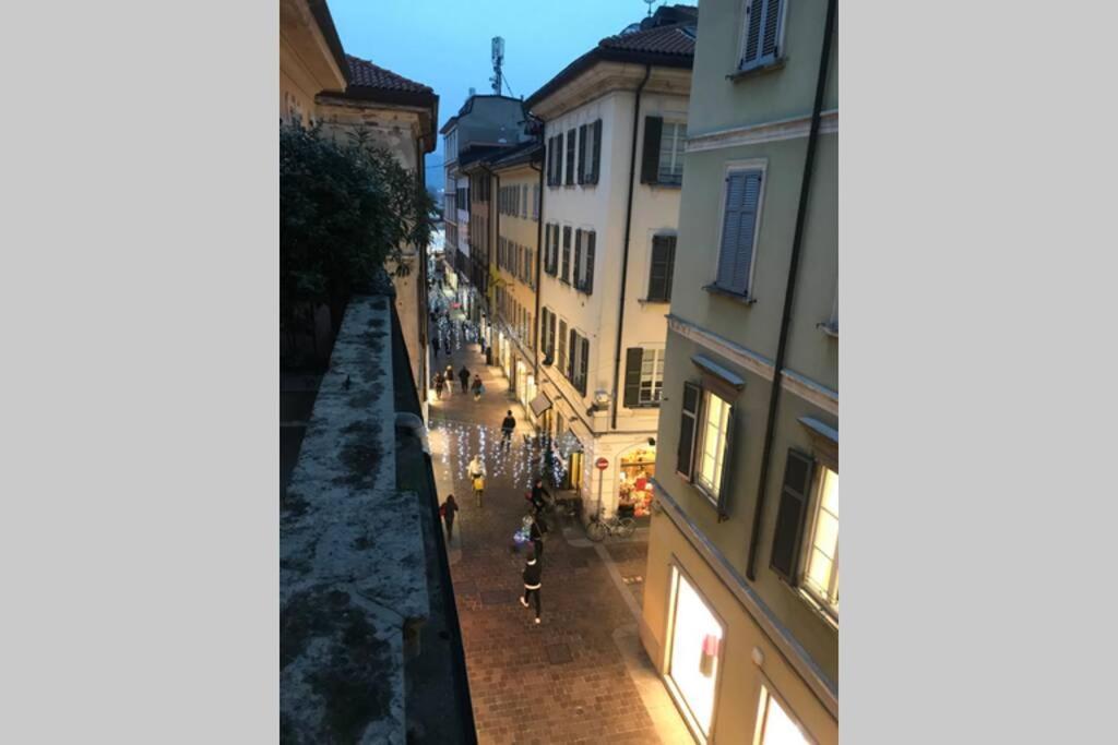Downtown 科莫 外观 照片